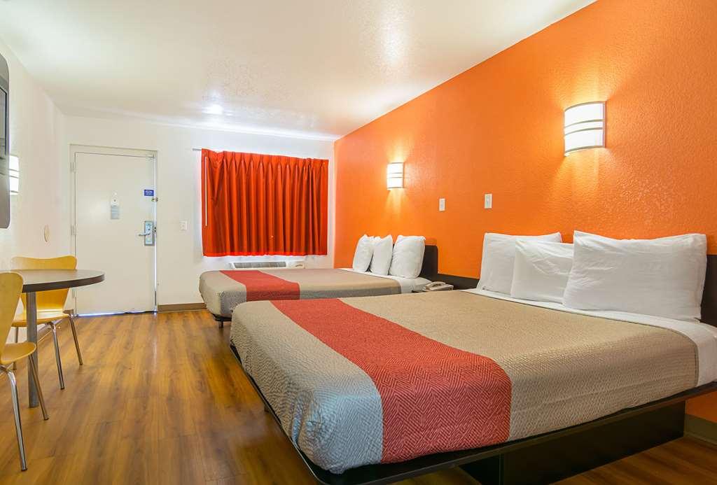 Motel 6 Chandler Prado del Sol Room photo